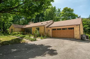 W276N1875 Spring Creek Dr, Pewaukee, WI 53072 - Photo 1