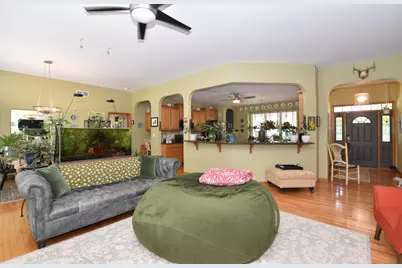 3326  Emmertsen Rd, Racine, WI 53406 - Photo 7