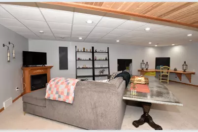 3326  Emmertsen Rd, Racine, WI 53406 - Photo 31