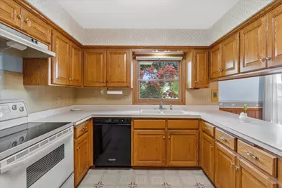 17645  Wexford Ct, Brookfield, WI 53045 - Photo 9