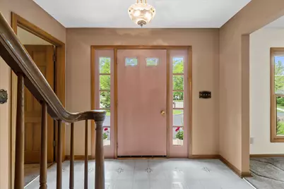 17645  Wexford Ct, Brookfield, WI 53045 - Photo 5