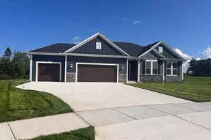 9628 S Sophia Ct, Franklin, WI 53132 - Photo 1