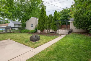 3600 N 100th St, Milwaukee, WI 53222 - Photo 27
