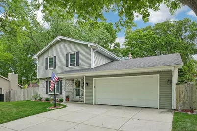 1009  Canterbury Ln, Waukesha, WI 53188 - Photo 7