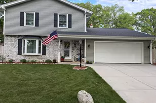 1009 Canterbury Ln, Waukesha, WI 53188 - Photo 1
