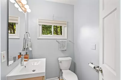 2500 S Lenox St, Milwaukee, WI 53207 - Photo 9