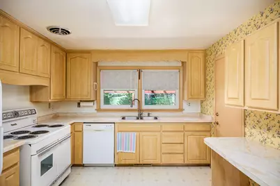 2710 S 17th St, Sheboygan, WI 53081 - Photo 9