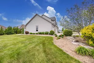 1480 Prairie Creek Blvd, Oconomowoc, WI 53066 - Photo 37