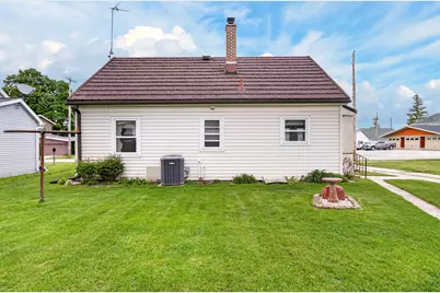 2015  Van Buren St, New Holstein, WI 53061 - Photo 21