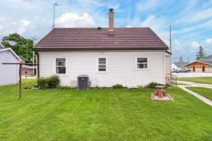 2015 Vanburen St, New Holstein, WI 53061 - Photo 21