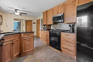 12455 W Ohio Dr, New Berlin, WI 53151 - Photo 9