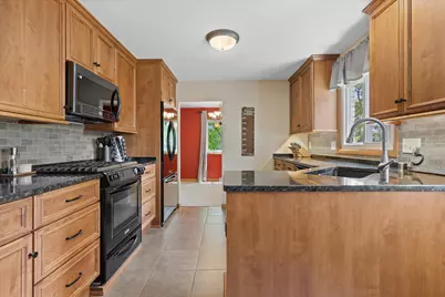 12455 W Ohio Dr, New Berlin, WI 53151 - Photo 11