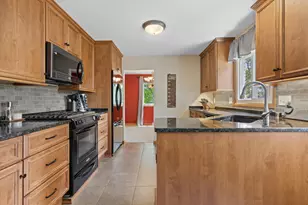 12455 W Ohio Dr, New Berlin, WI 53151 - Photo 11