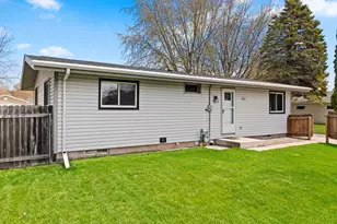 1610 Holly Dr, Manitowoc, WI 54220 - Photo 39