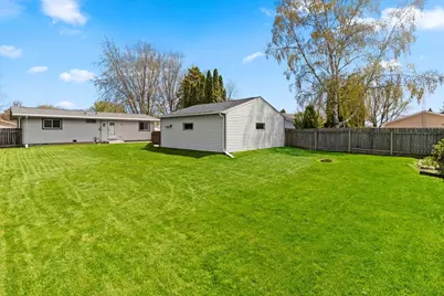 1610  Holly Dr, Manitowoc, WI 54220 - Photo 41