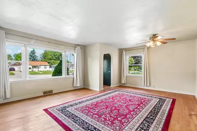 825  Illinois St, Racine, WI 53405 - Photo 3