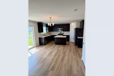 1933  Cheshire Dr, Racine, WI 53182 - Photo 9