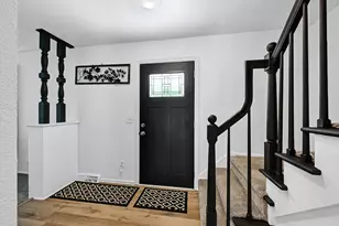 14390 W Wilbur Dr, New Berlin, WI 53151 - Photo 3