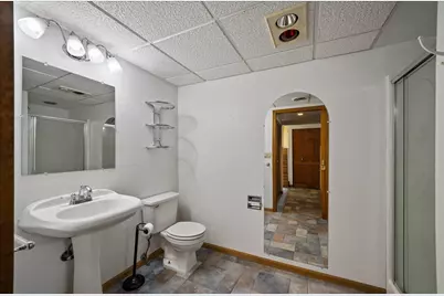 924 N Grant St, Port Washington, WI 53074 - Photo 17