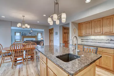 W146N6234  Wigwam Ct, Menomonee Falls, WI 53051 - Photo 7
