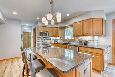 W146N6234  Wigwam Ct, Menomonee Falls, WI 53051 - Photo 3