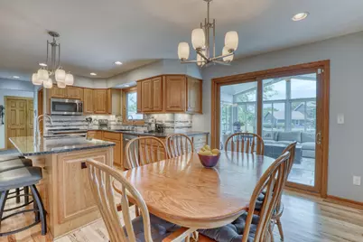 W146N6234  Wigwam Ct, Menomonee Falls, WI 53051 - Photo 5