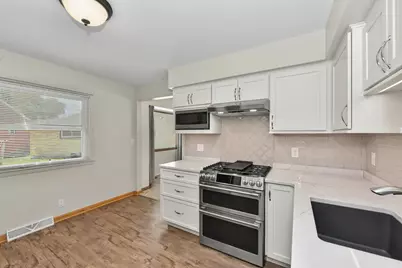 6533 W Medford Ave, Milwaukee, WI 53218 - Photo 11