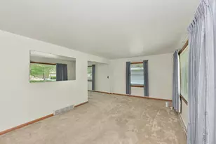 6533 W Medford Ave, Milwaukee, WI 53218 - Photo 7
