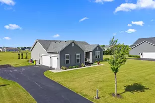 463 Chasefield Dr, Williams Bay, WI 53191 - Photo 9