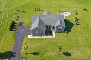 463 Chasefield Dr, Williams Bay, WI 53191 - Photo 3