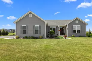 463 Chasefield Dr, Williams Bay, WI 53191 - Photo 5