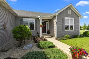 463 Chasefield Dr, Williams Bay, WI 53191 - Photo 11