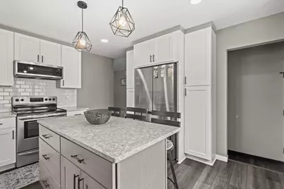 1128 S 98th St, West Allis, WI 53214 - Photo 9