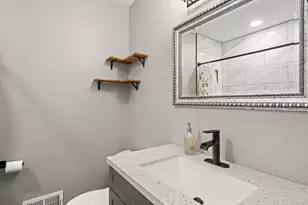 1128 S 98th St, West Allis, WI 53214 - Photo 15