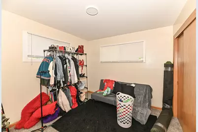 926 E Waterford Ave, Milwaukee, WI 53207 - Photo 9