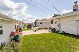 2432 S 109th St, West Allis, WI 53227 - Photo 31