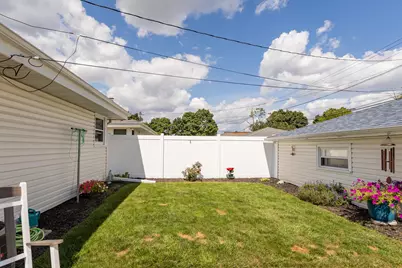 2432 S 109th St, West Allis, WI 53227 - Photo 33