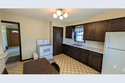 9435 W Lisbon Ave, Milwaukee, WI 53222 - Photo 17