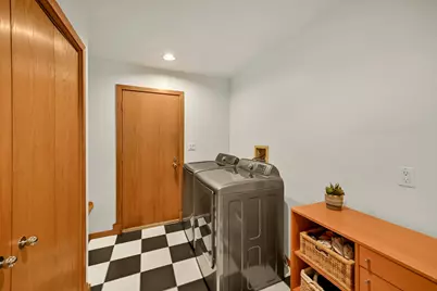 13320 W North Ln, New Berlin, WI 53151 - Photo 17
