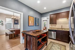 2726 N Bartlett Ave, Milwaukee, WI 53211 - Photo 9