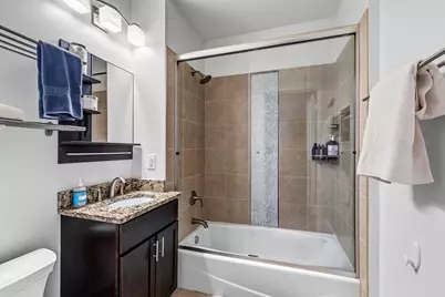 2726 N Bartlett Ave, Milwaukee, WI 53211 - Photo 17