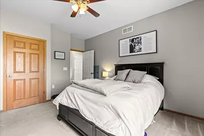 6924 S Rolling Meadows Ct, Oak Creek, WI 53154 - Photo 15