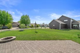 1018 Cascade Cir, Hartford, WI 53027 - Photo 31