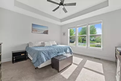 1018  Cascade Cir, Hartford, WI 53027 - Photo 15