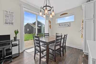 1018  Cascade Cir, Hartford, WI 53027 - Photo 9