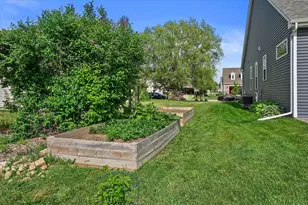 1018 Cascade Cir, Hartford, WI 53027 - Photo 33