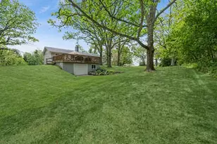 W6086 Water Tower Pl, Walworth, WI 53184 - Photo 17