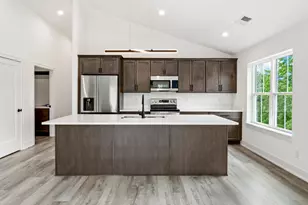 228 E Brown St, Milwaukee, WI 53212 - Photo 9