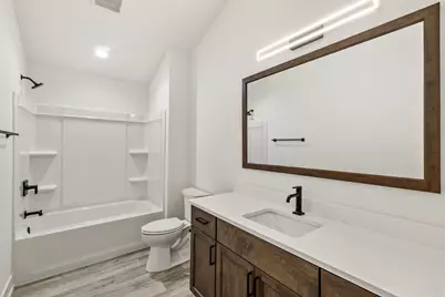 228 E Brown St, Milwaukee, WI 53212 - Photo 11