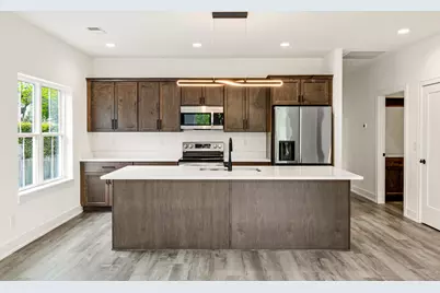 226 E Brown St, Milwaukee, WI 53212 - Photo 9